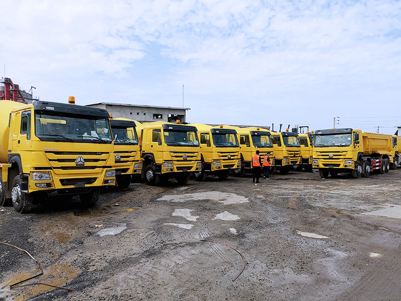SINOTRUK effectue le PDI avant la livraison de 100 camions à la plus grande entreprise de construction en Côte d